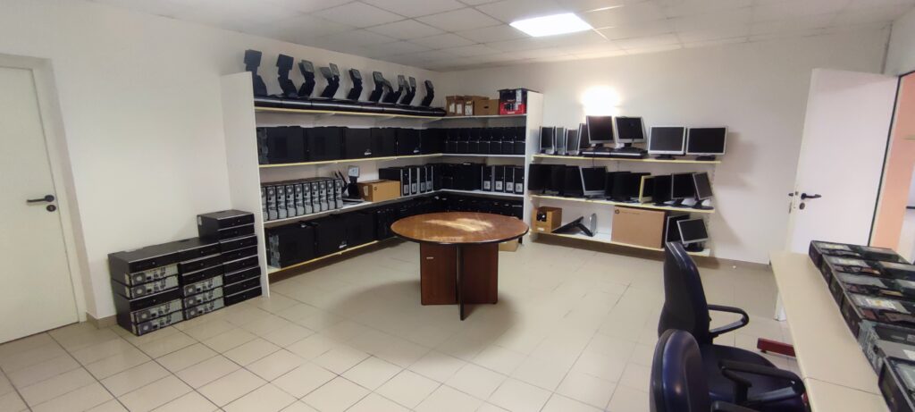Reconditionnement informatique EBECOB - Salle informatique