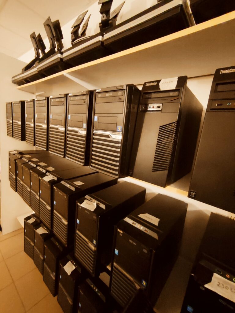 Reconditionnement informatique EBECOB - Stockage d'unités centrales