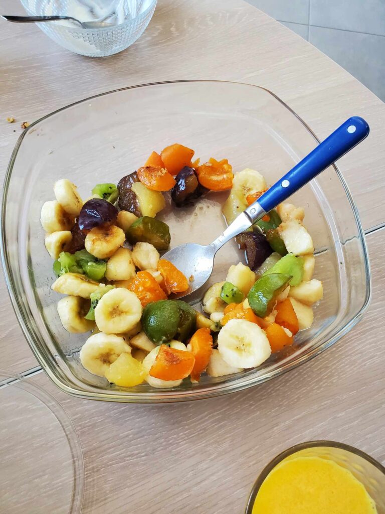 Ateliers bénéficiaires côté cuisine - Salade de fruits