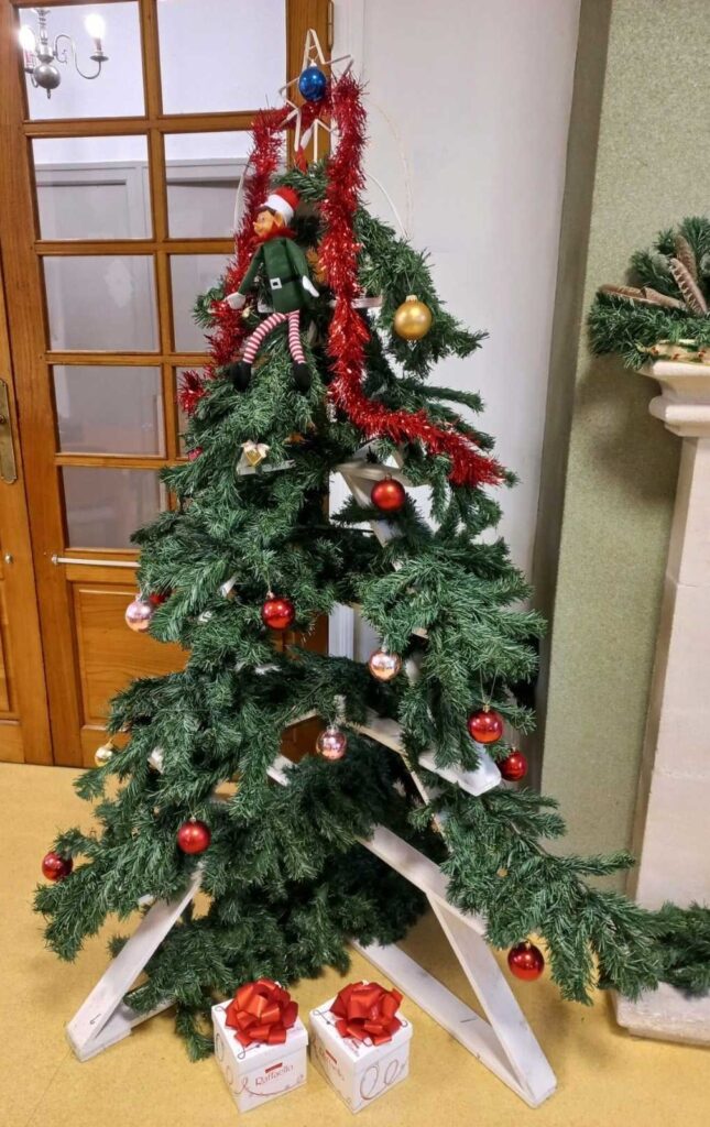 Grand sapin en bois EBECOB