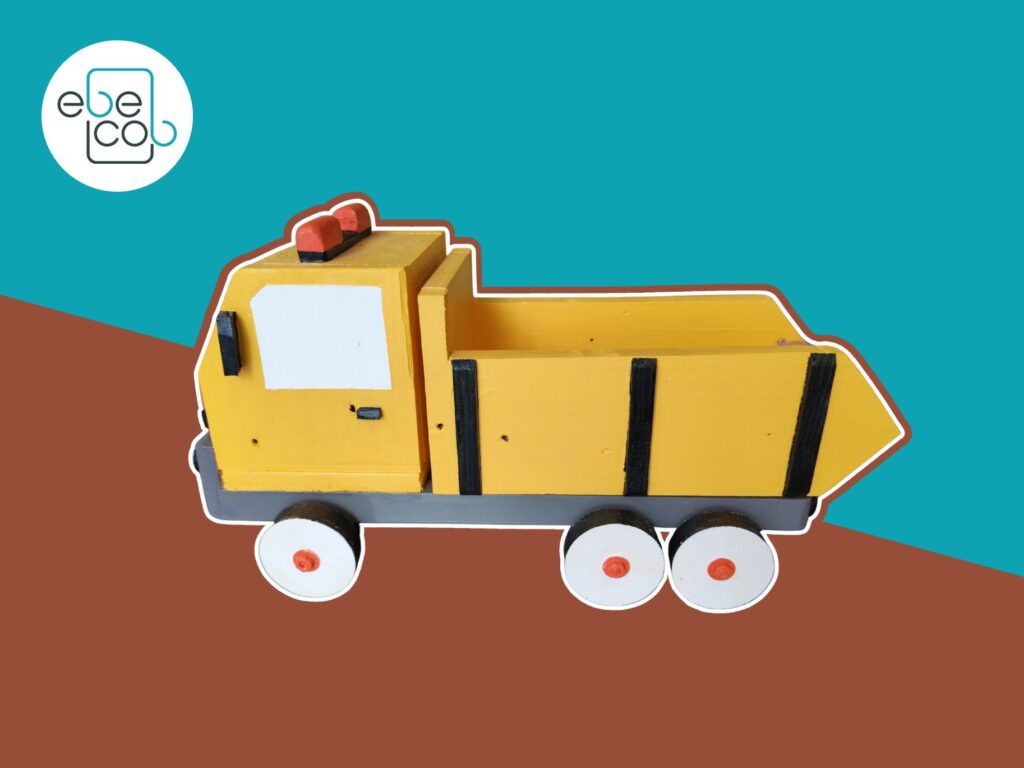 Camion en bois peint EBECOB