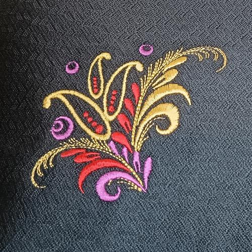 Broderie végétal doré